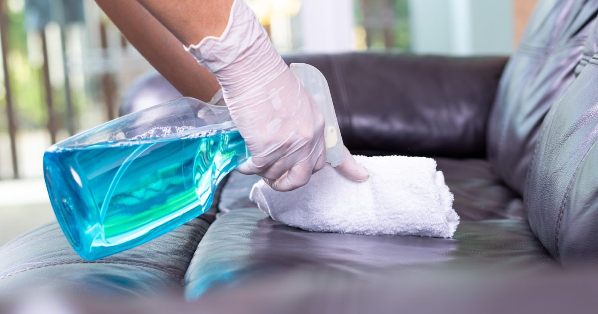 Applying the Dye to Your Leather Sofa
